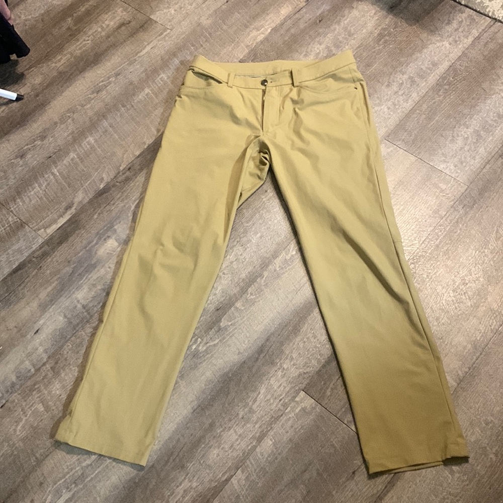 Men’s ABC Slim-Fit Pant 32" x 31” Warpstreme Pants Khaki.